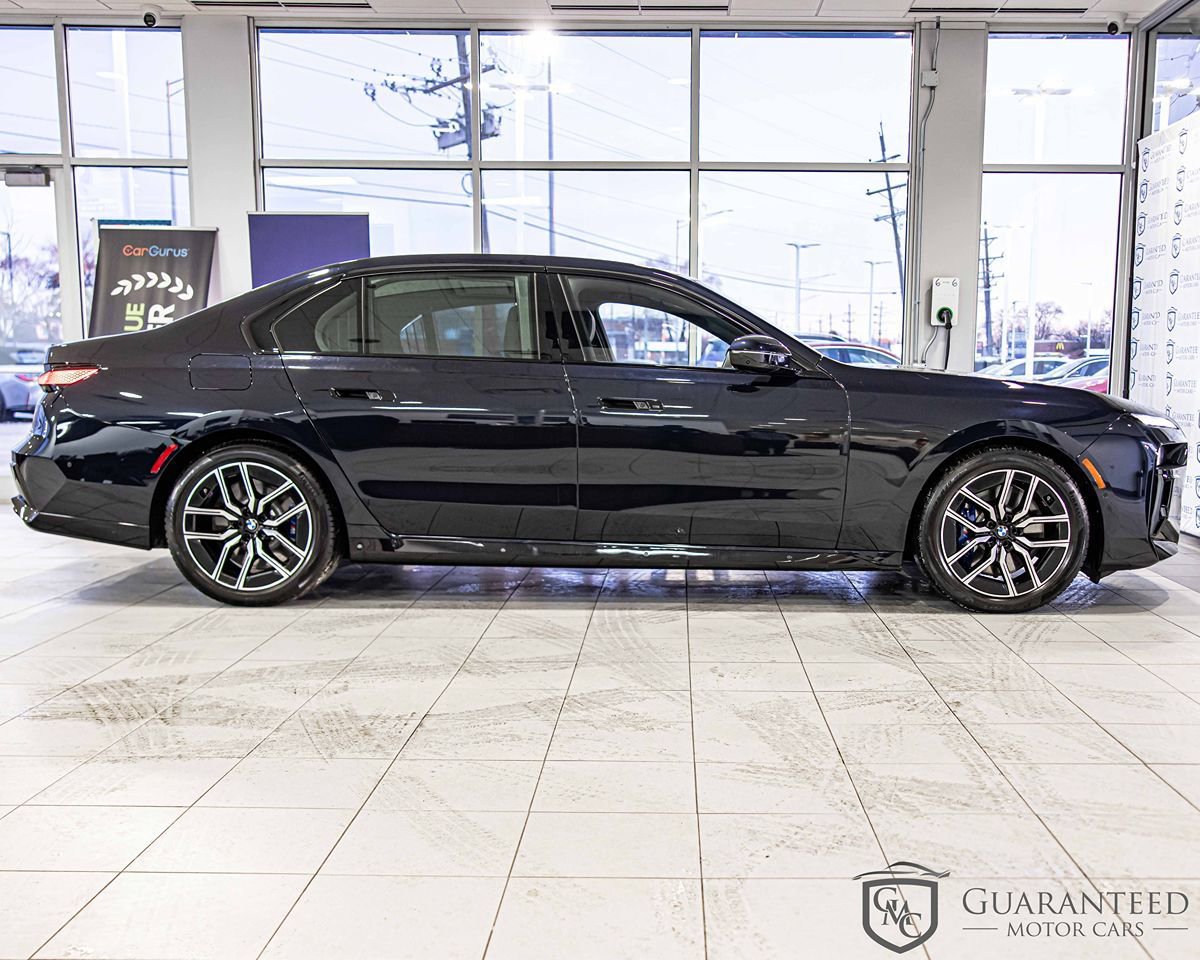 Used 2025 BMW 760i xDrive w/ Executive Package AWD/4WD image 9