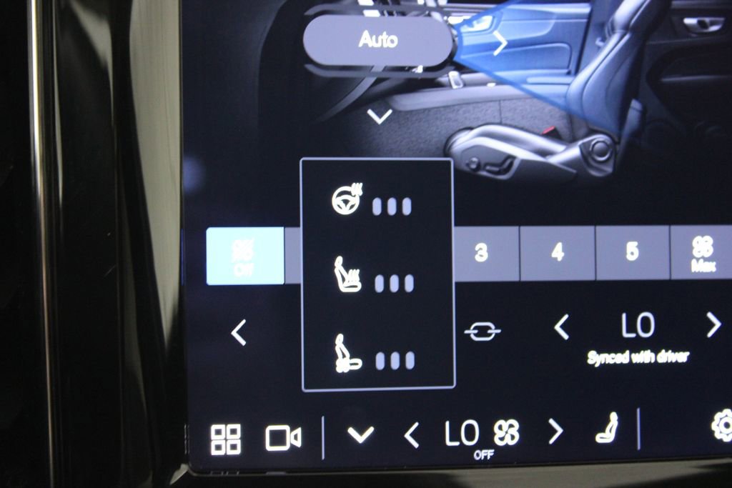 Used 2023 Volvo XC60 B6 Ultimate image 46