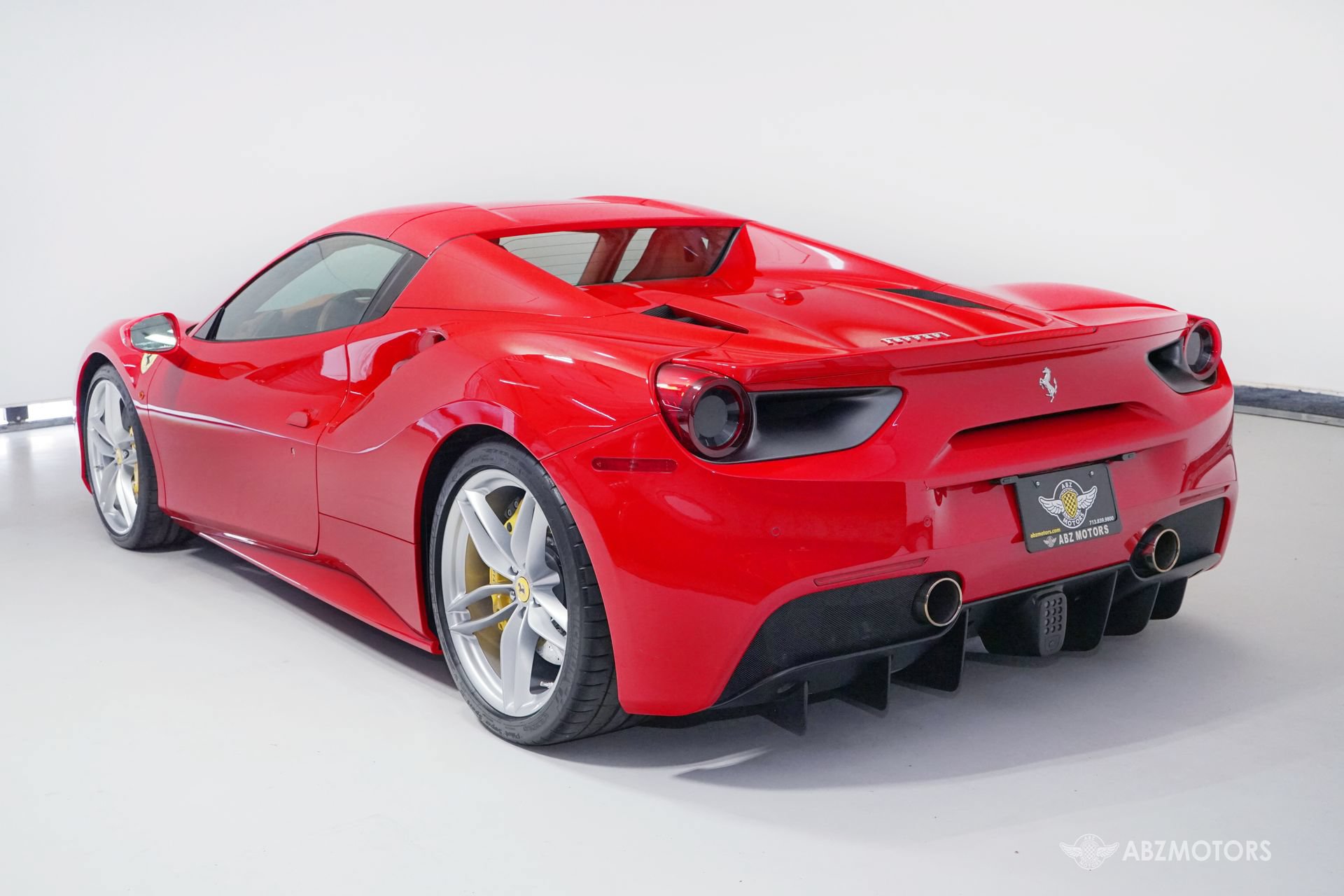 Used 2018 Ferrari 488 Spider RWD image 6