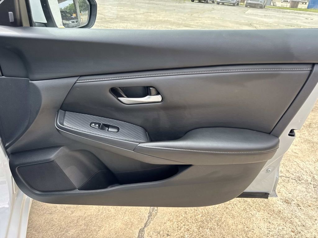 Used 2025 Nissan Sentra SV FWD image 25