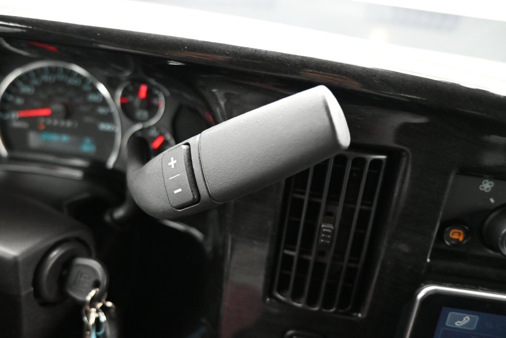 Used 2023 Chevrolet Express 2500 RWD image 17