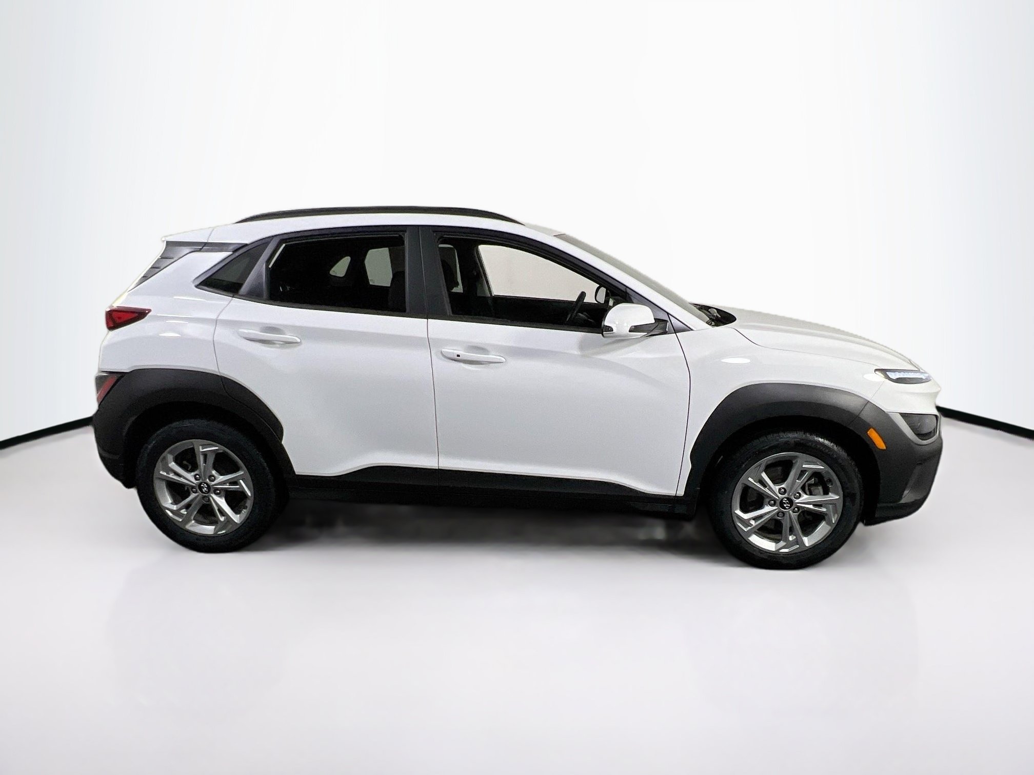 Used 2023 Hyundai Kona SEL AWD/4WD image 4
