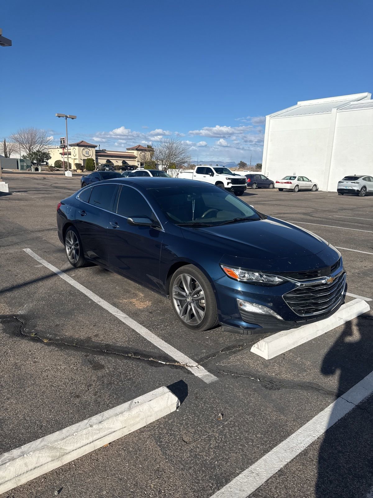 Used 2019 Chevrolet Malibu Premier w/ Sun and Wheel Package image 2