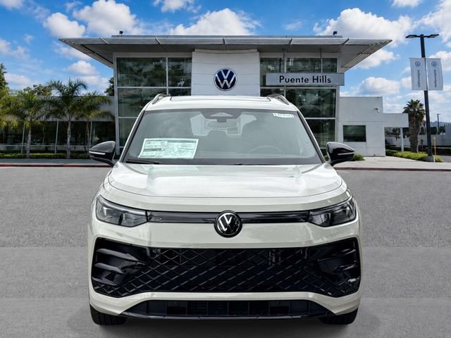 New 2026 Volkswagen Tiguan SE R-Line FWD image 2