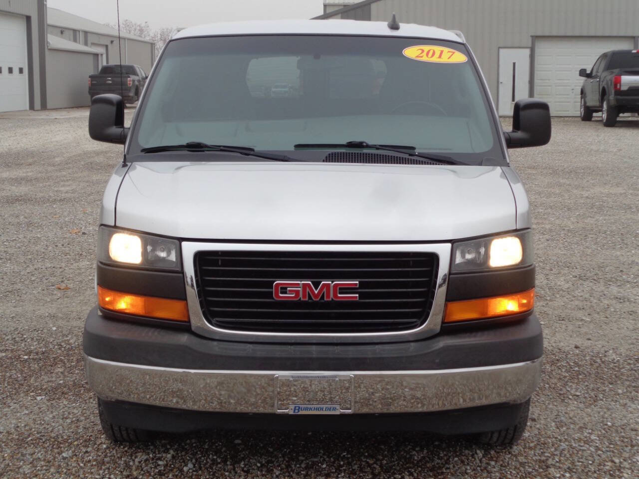 Used 2017 GMC Savana 3500 LT w/ LT Preferred Equipment Group image 3