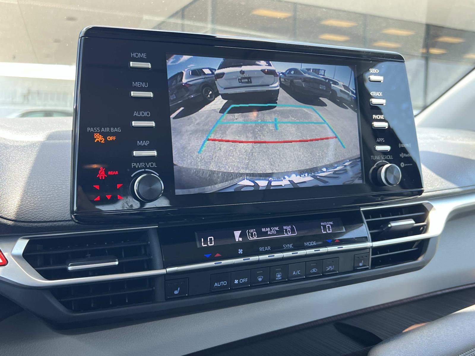 Used 2023 Toyota Sienna XLE FWD image 14