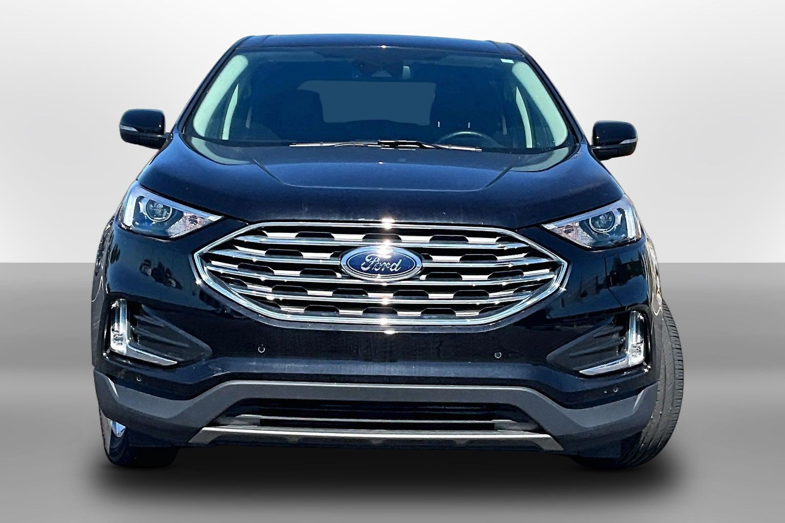 Used 2024 Ford Edge Titanium AWD/4WD image 3