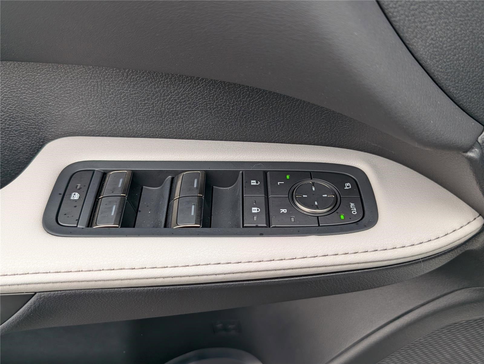 Used 2024 Lexus RX 350 Premium w/ Accessory Package (Z1) image 20