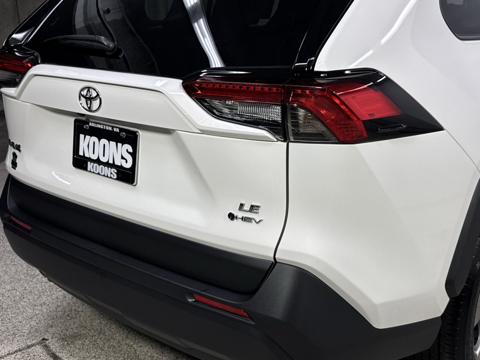 Used 2025 Toyota RAV4 LE AWD/4WD image 38