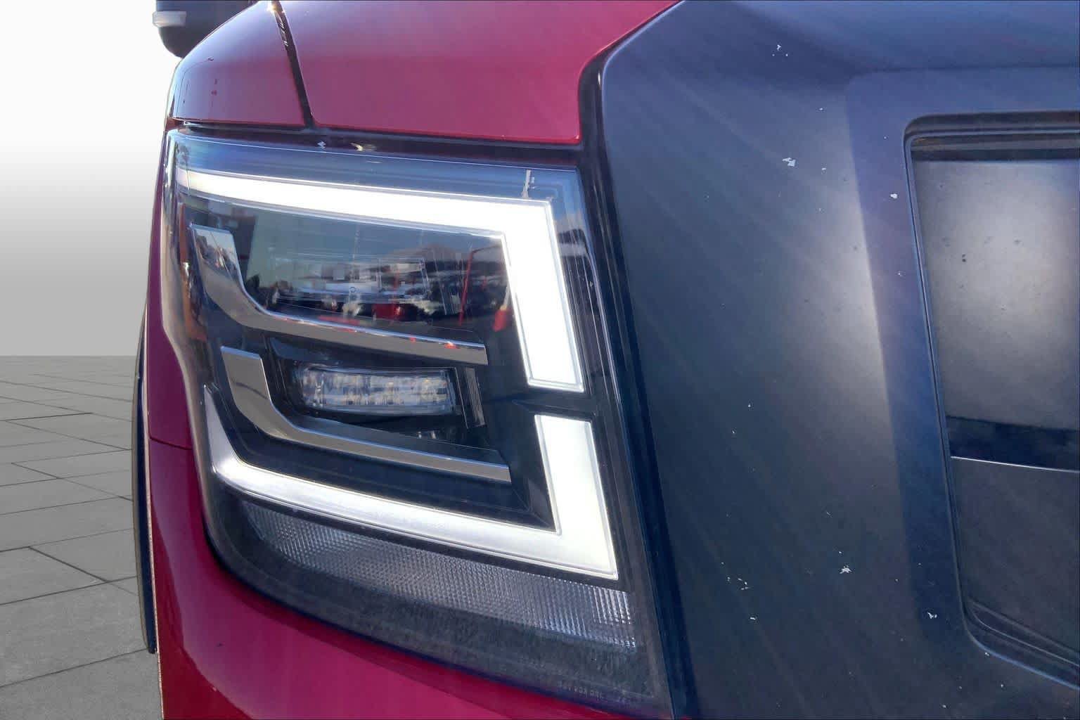 Used 2021 Nissan Titan PRO-4X w/ Pro-4x Convenience Package AWD/4WD image 28