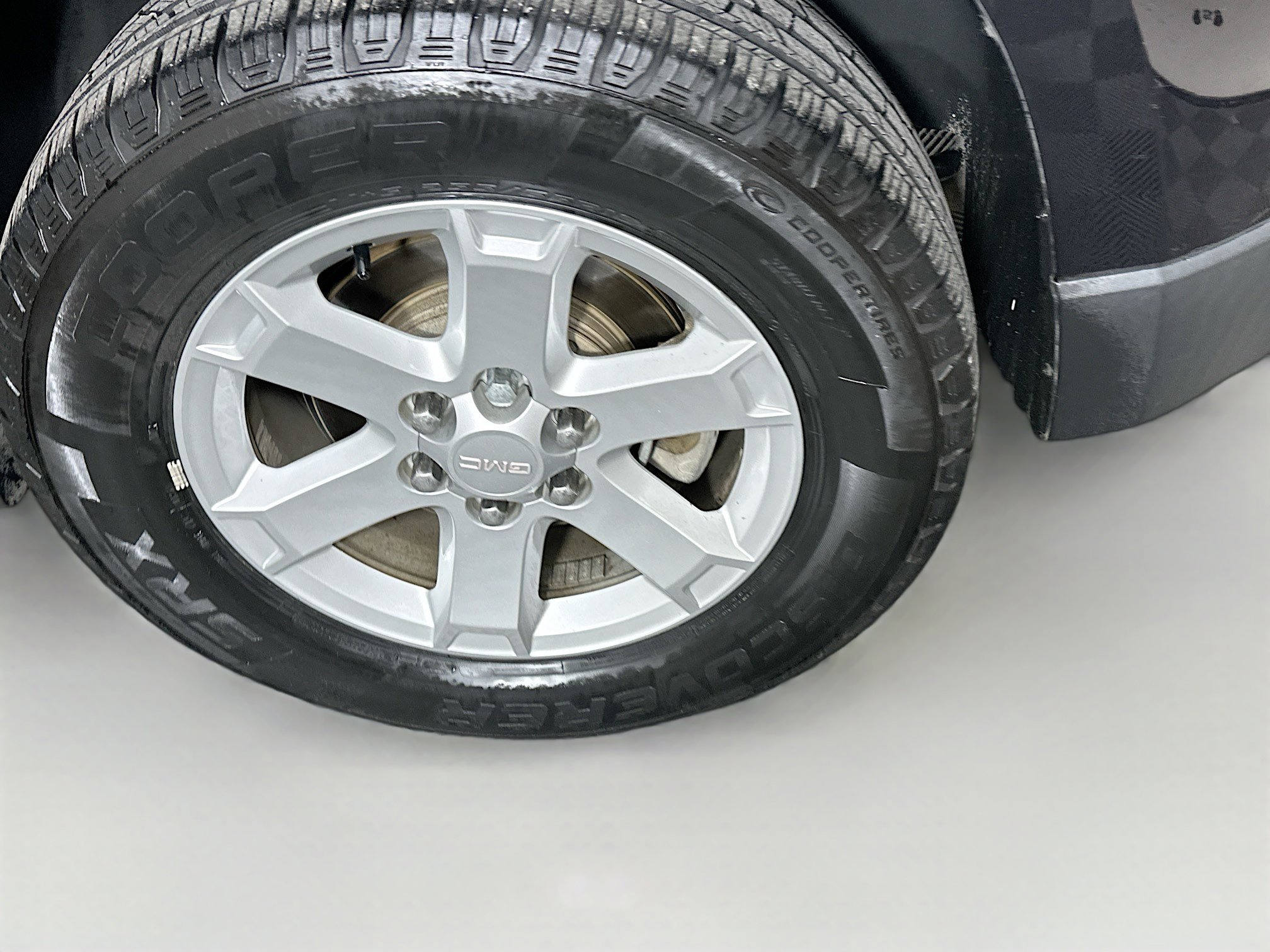 Used 2014 GMC Acadia SLE FWD image 11