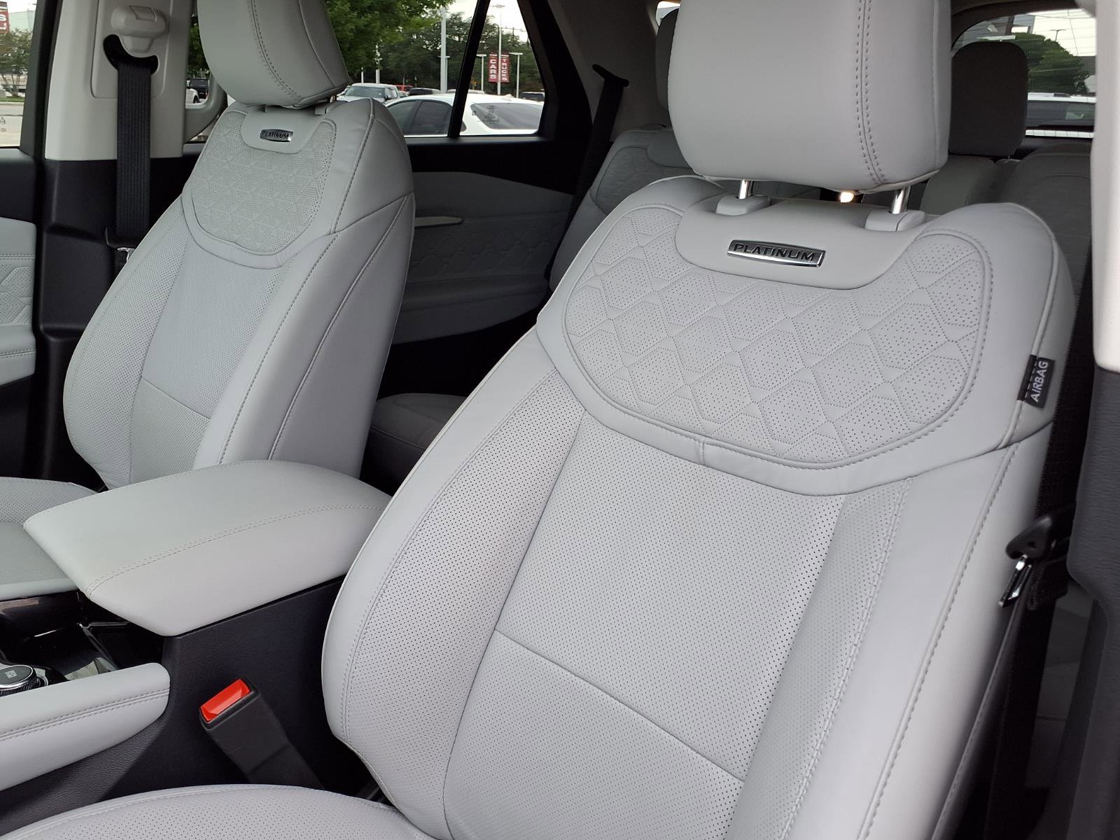 Used 2025 Ford Explorer Platinum w/ Ultimate Package image 14