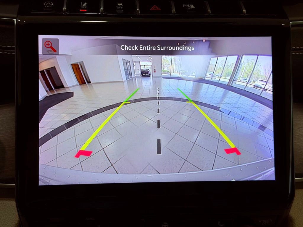 Used 2024 Jeep Grand Cherokee Limited w/ Black Appearance Package image 26