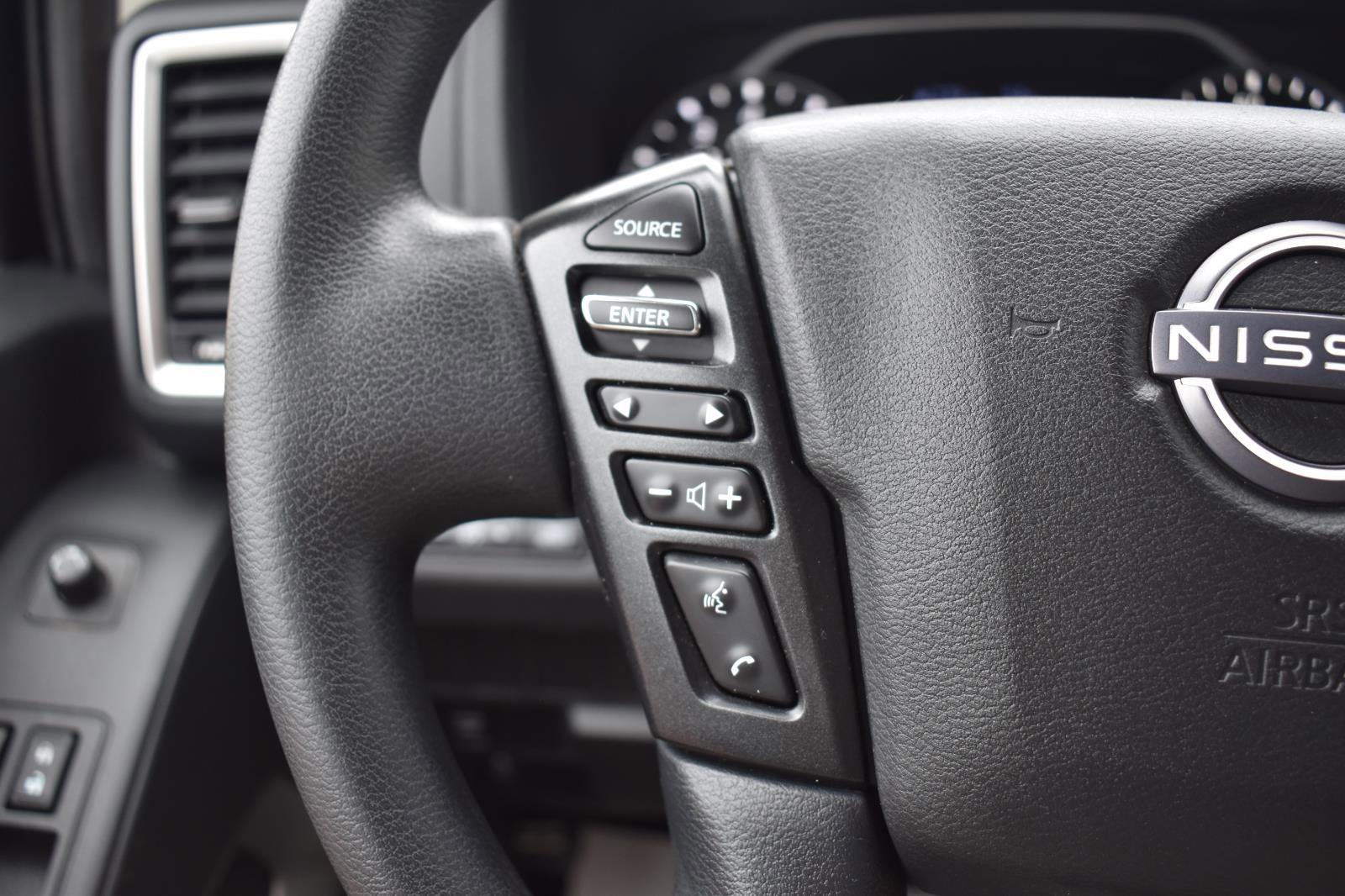 Used 2022 Nissan Frontier SV image 33