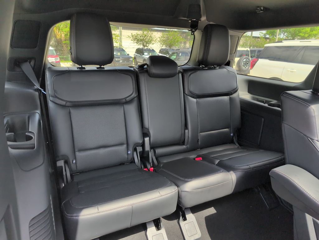 New 2026 Ford Expedition Platinum w/ Stealth Appearance Package image 17