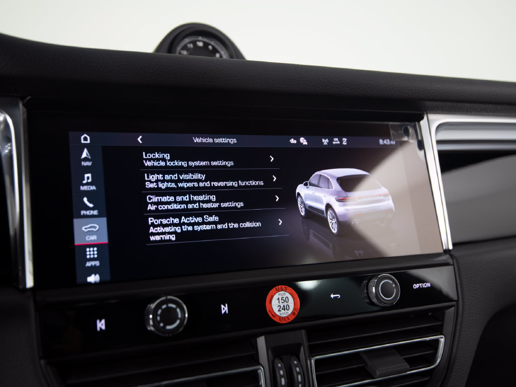 Certified 2026 Porsche Macan AWD/4WD image 24
