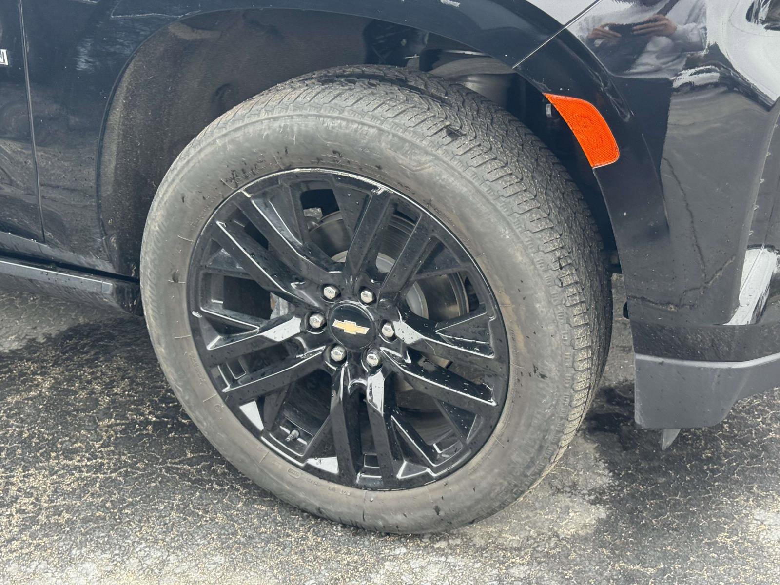 Used 2024 Chevrolet Suburban High Country image 6