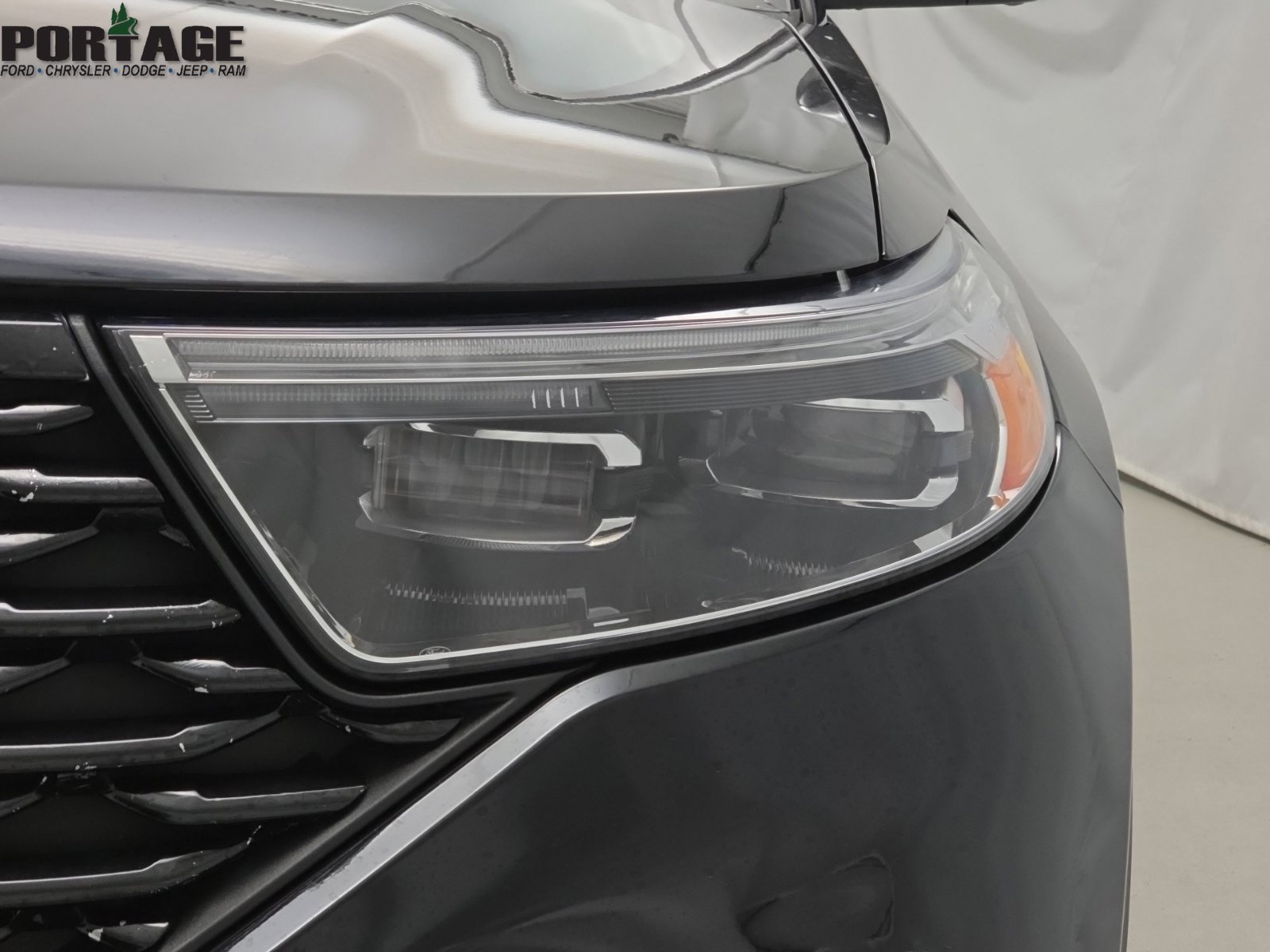 Used 2022 Ford Explorer Platinum w/ Class IV Trailer Tow Package AWD/4WD image 9