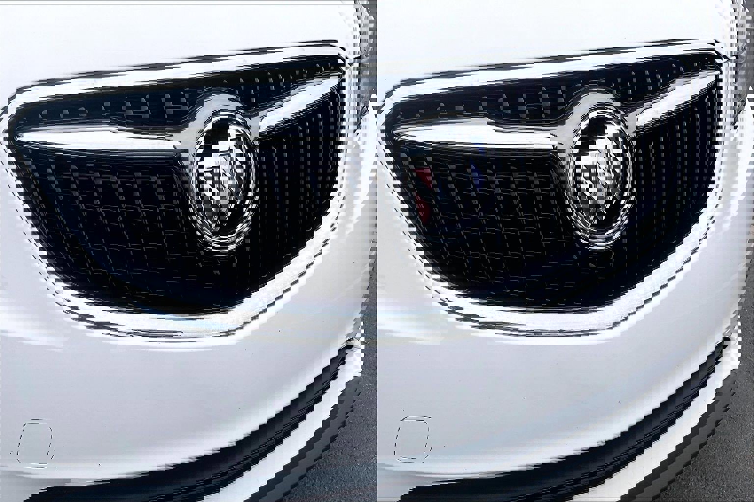 Used 2020 Buick Envision Essence w/ Experience Buick Package image 28