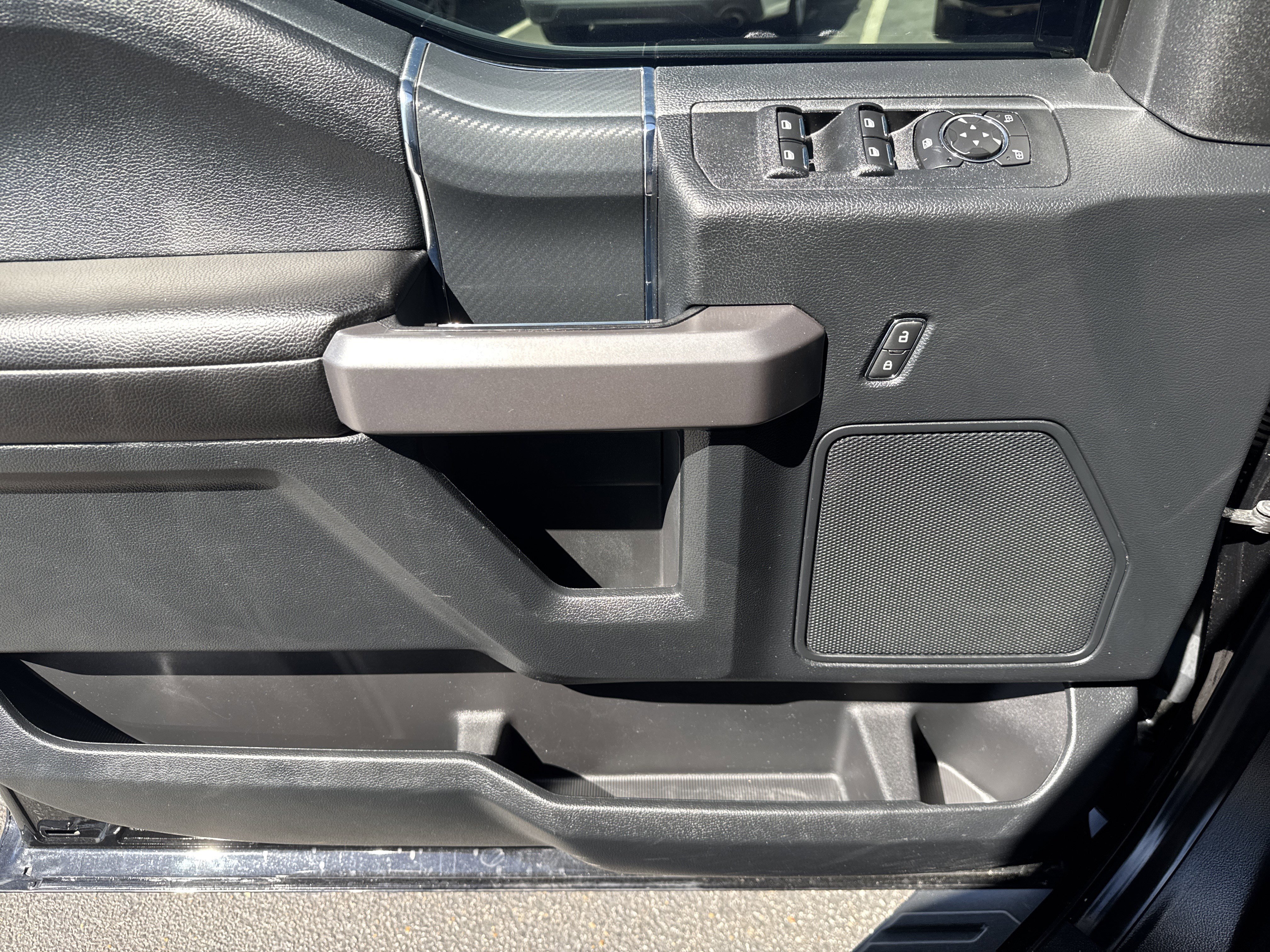 Used 2019 Ford F150 XLT w/ Equipment Group 302A Luxury AWD/4WD image 14