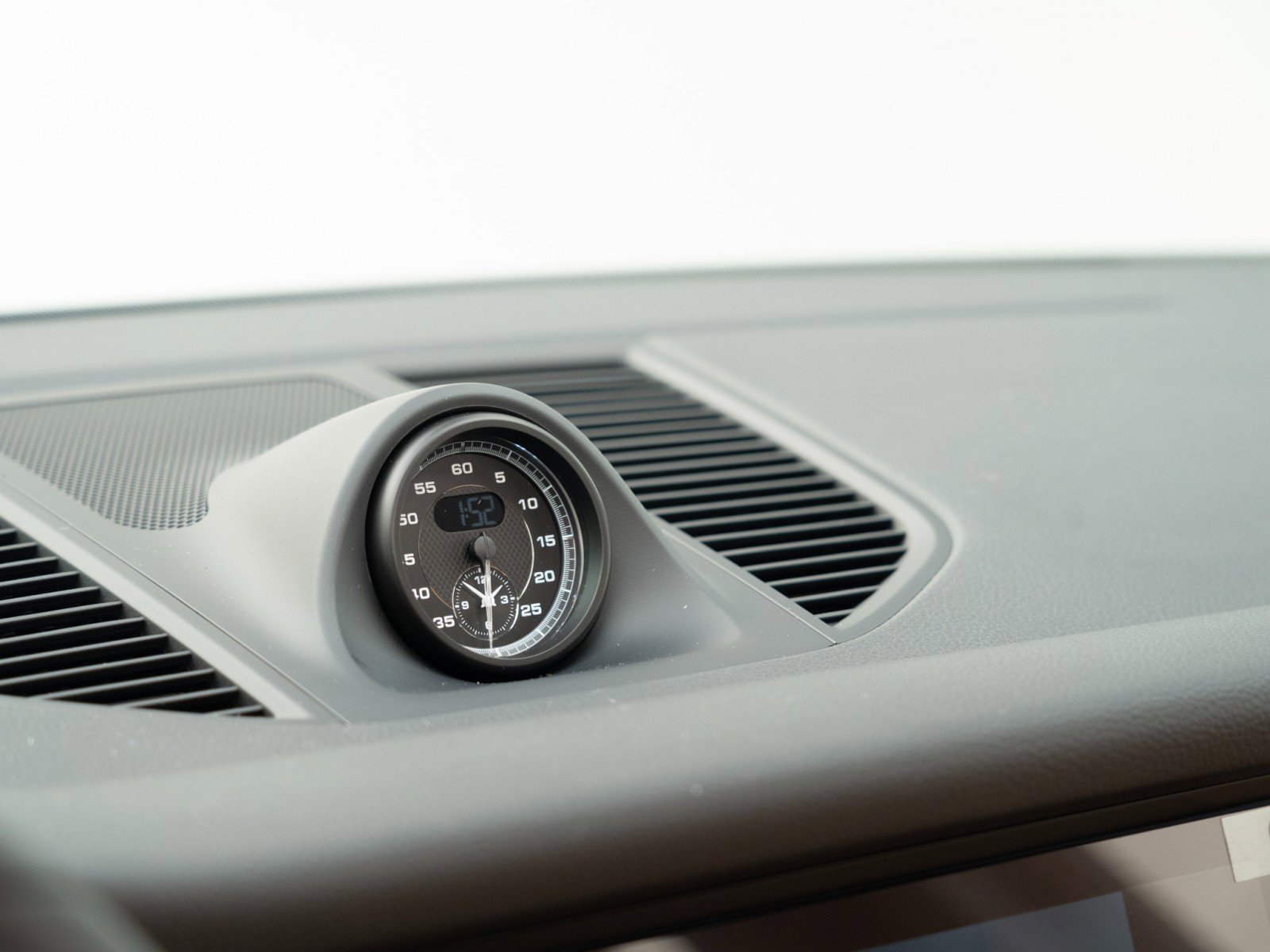 New 2026 Porsche Macan image 26