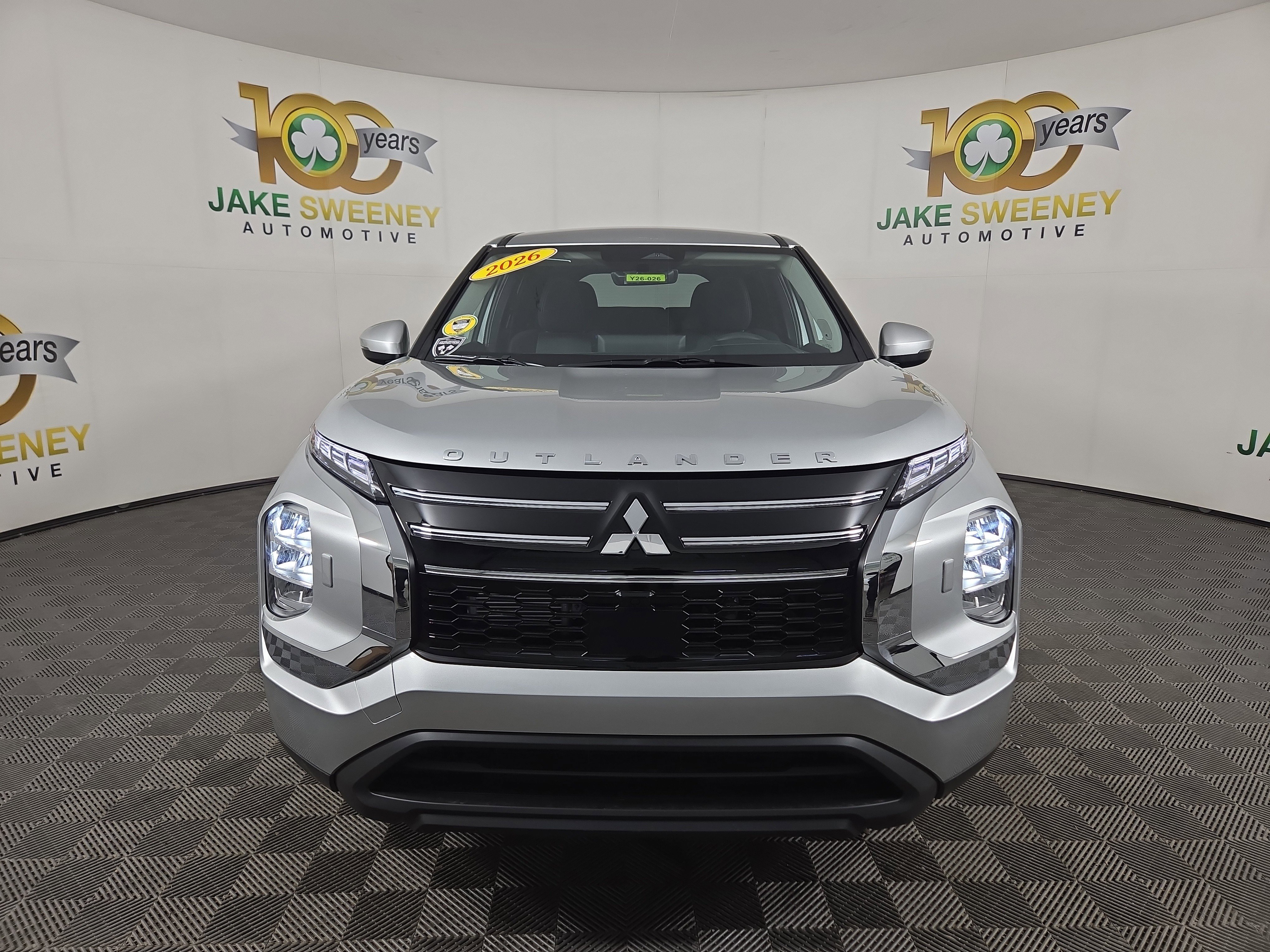 New 2026 Mitsubishi Outlander ES image 2