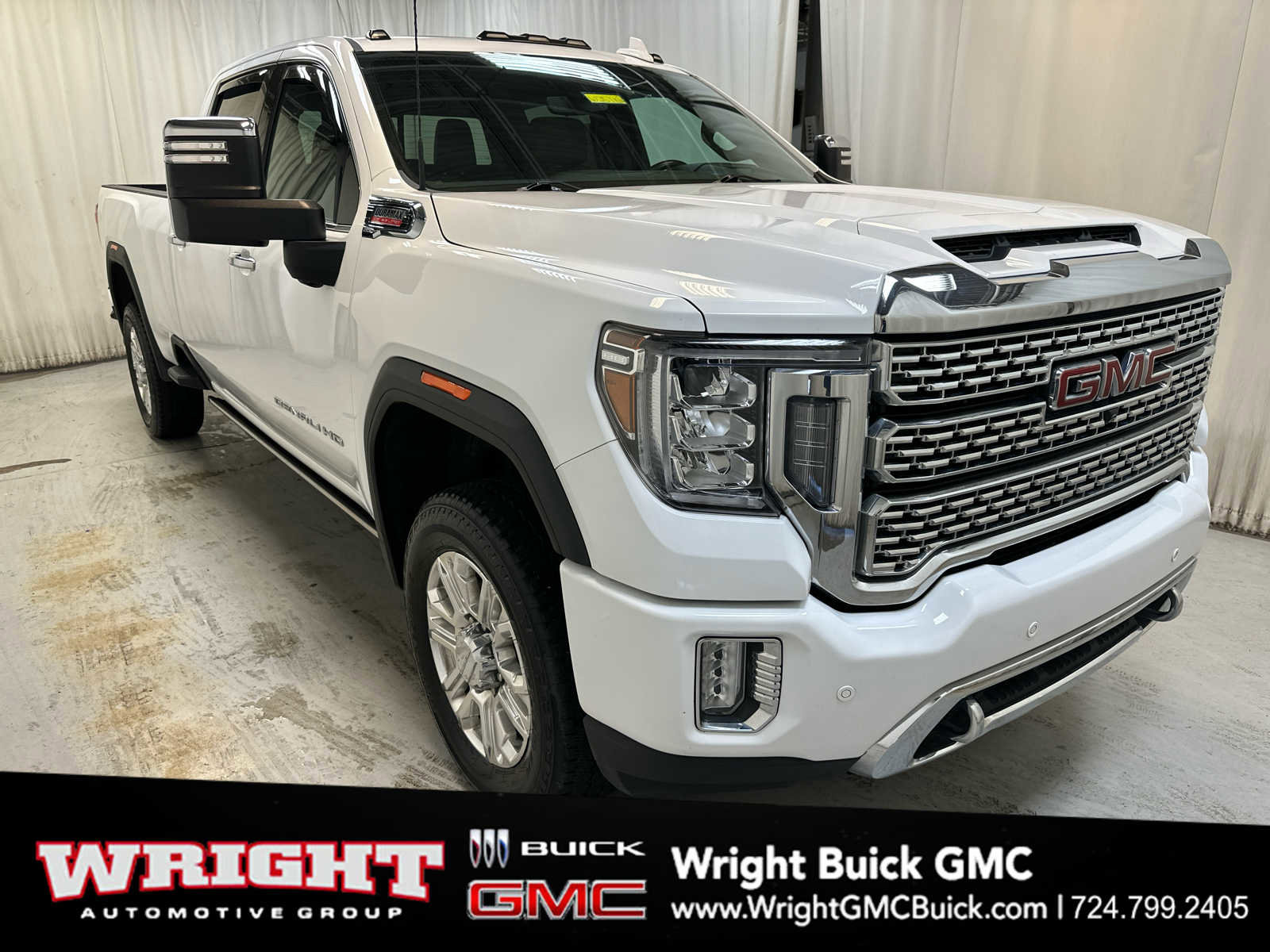 Used 2023 GMC Sierra 3500 Denali w/ Denali Ultimate Package AWD/4WD image 1