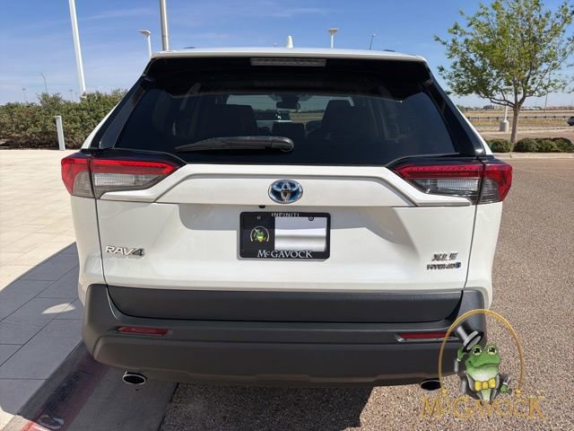 Used 2022 Toyota RAV4 XLE Premium AWD/4WD image 4