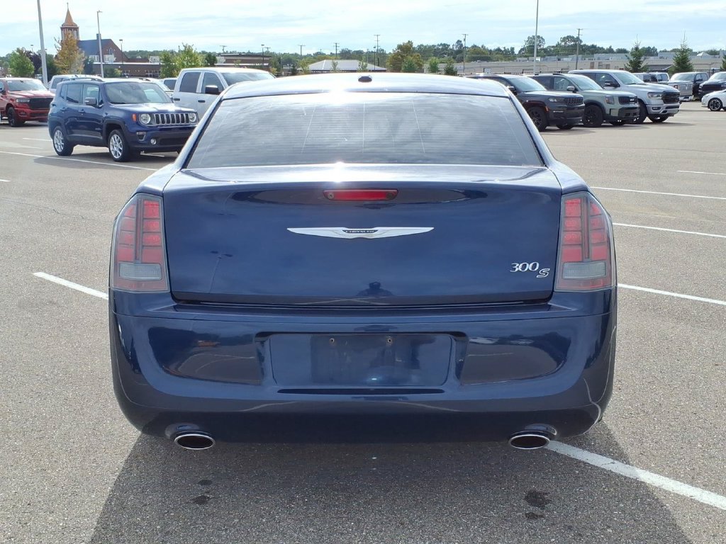 Used 2014 Chrysler 300 S RWD image 5