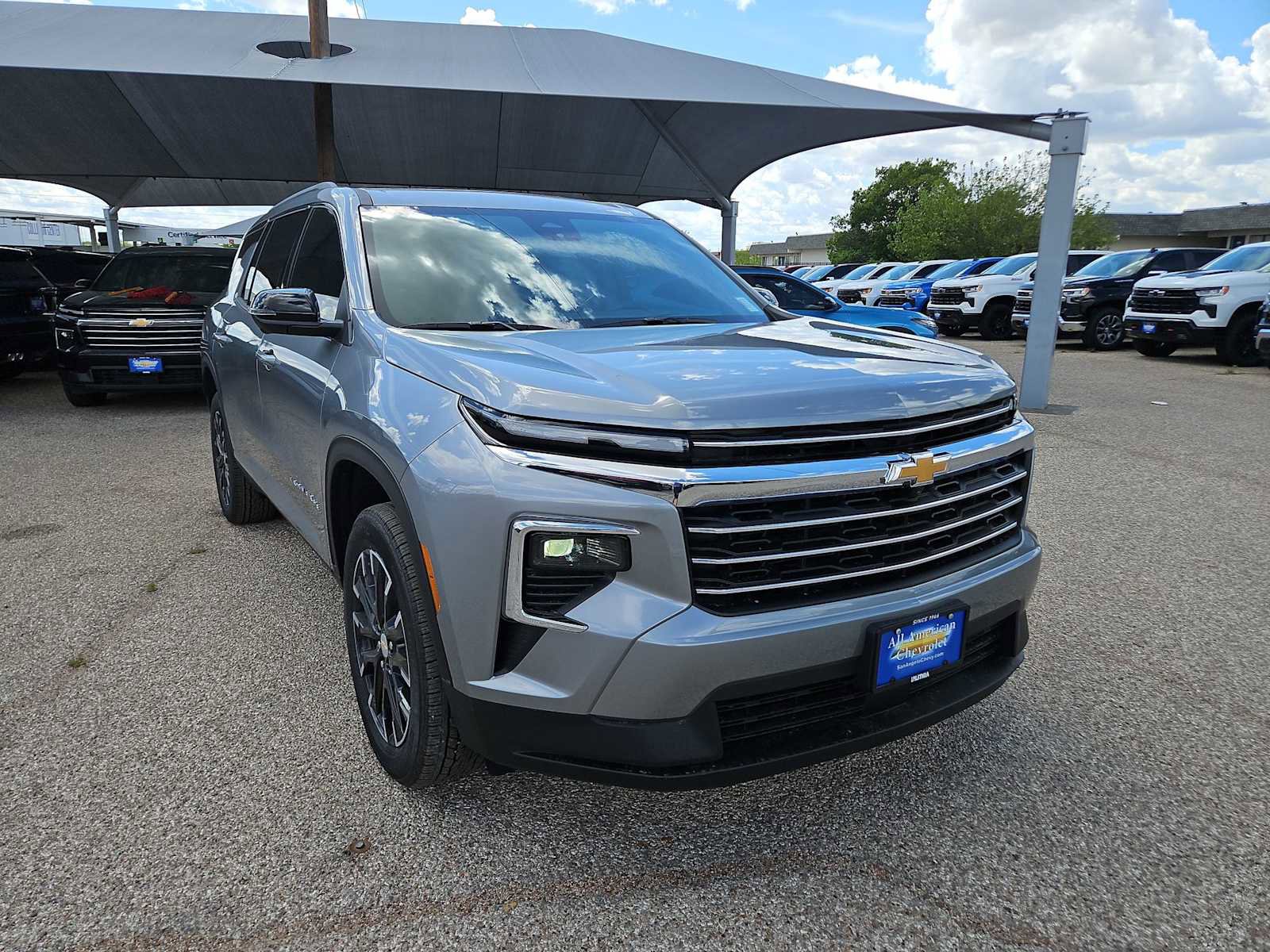 New 2026 Chevrolet Traverse LT w/ Sun and Wheel Package image 2