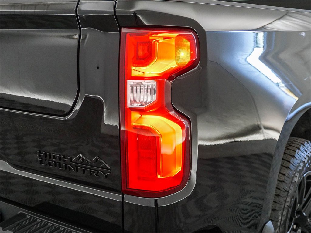 New 2026 Chevrolet Silverado 1500 High Country w/ Midnight Edition image 9