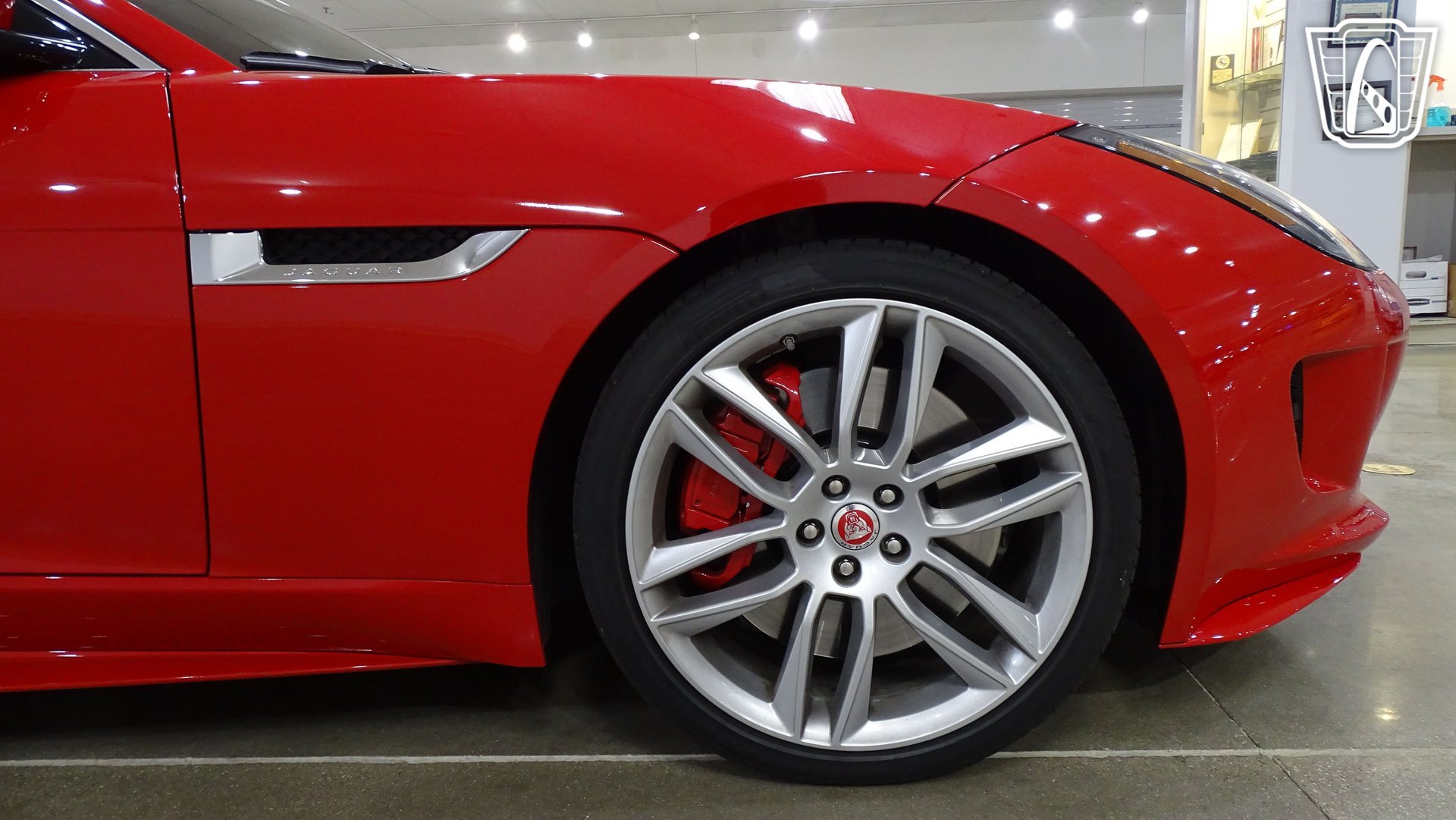 Used 2016 Jaguar F-TYPE R AWD/4WD image 34