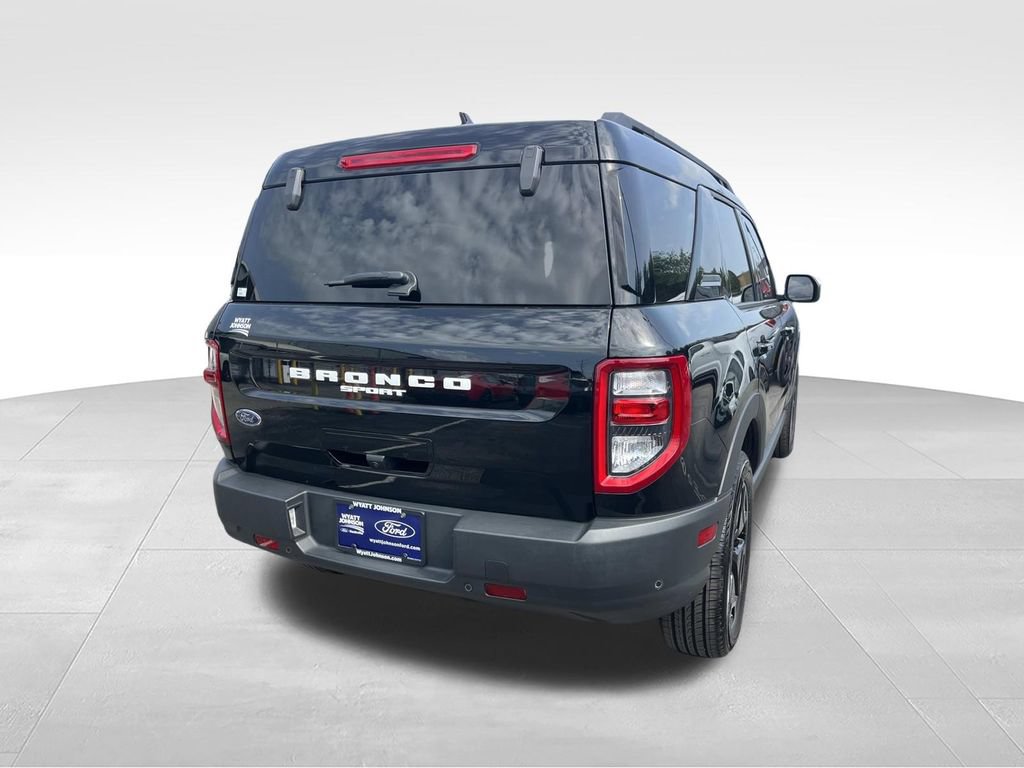Used 2023 Ford Bronco Sport Outer Banks w/ Tech Package AWD/4WD image 3