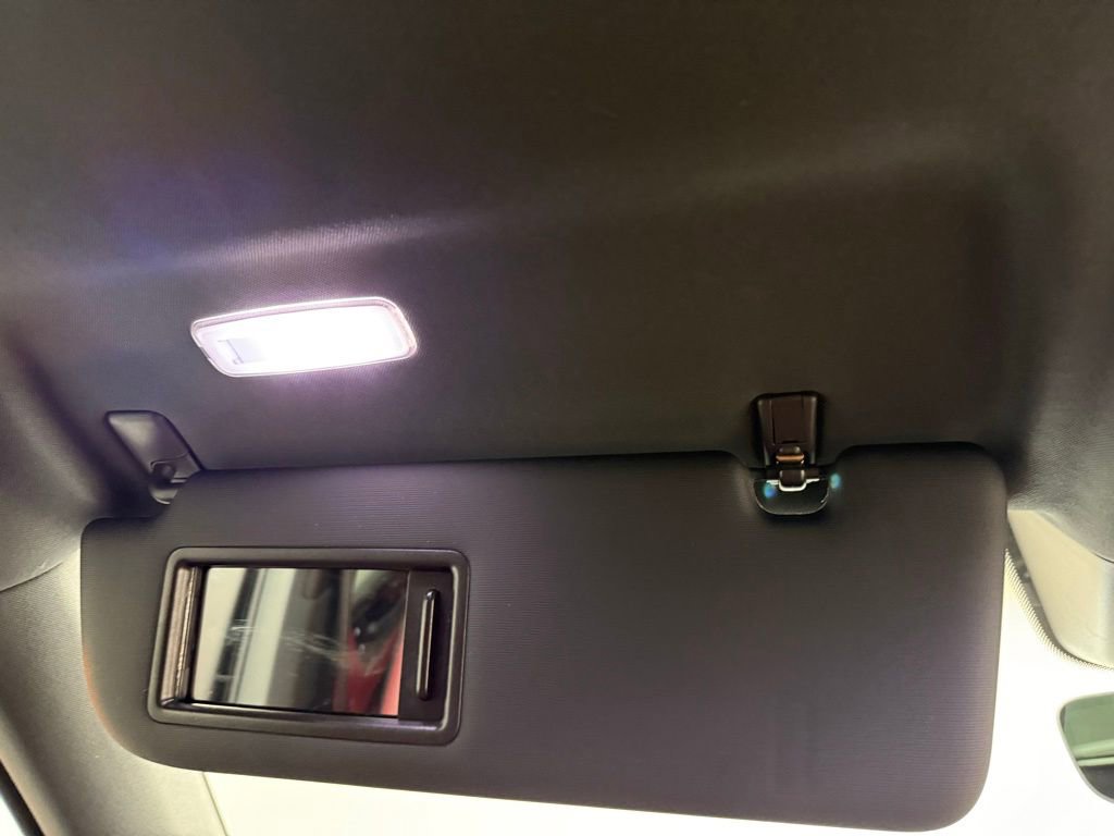 Used 2025 Porsche Cayenne S image 37