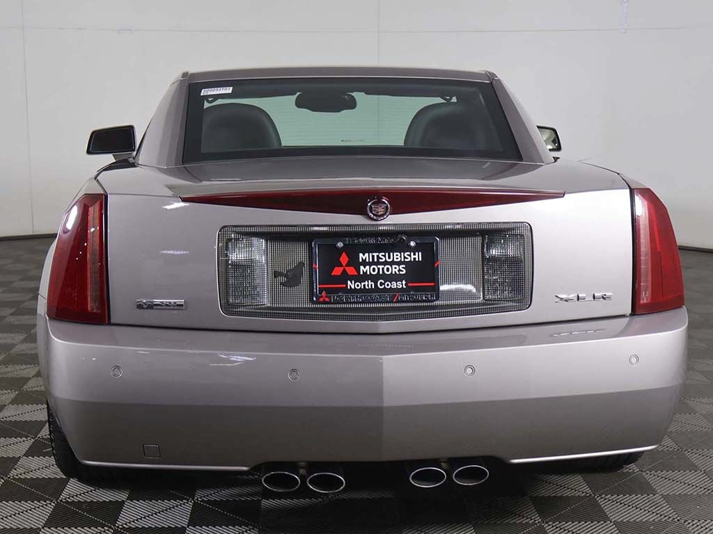 Used 2004 Cadillac XLR RWD image 11