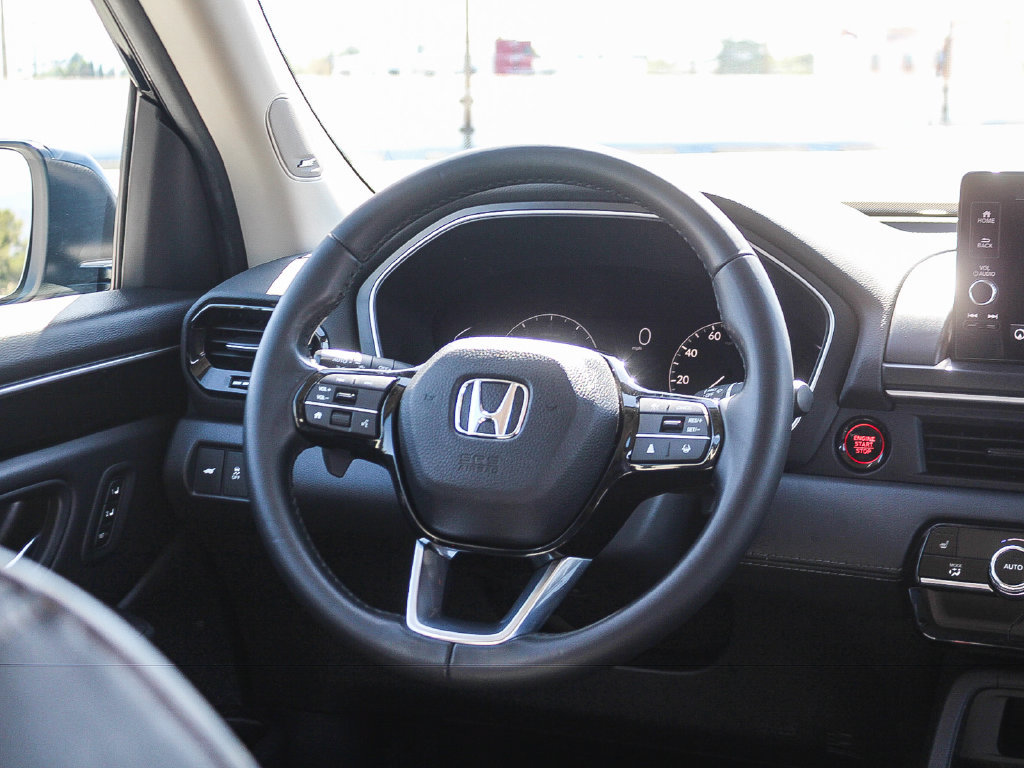 Certified 2025 Honda Pilot Touring image 16