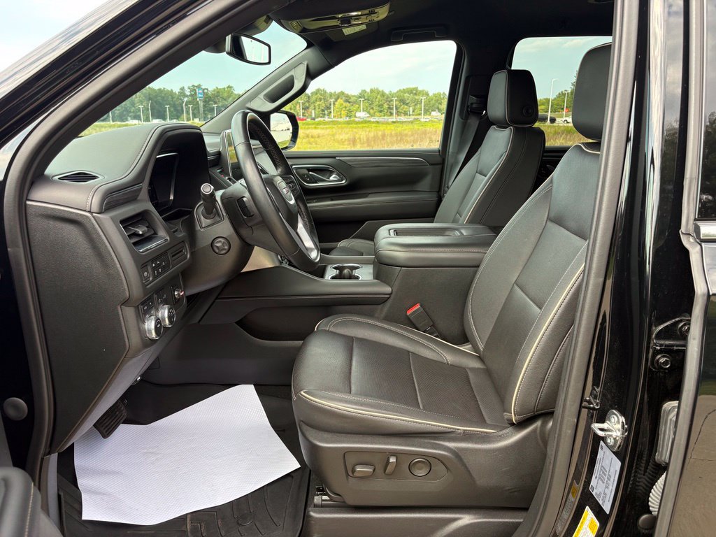Used 2023 GMC Yukon XL SLT w/ SLT Luxury Package AWD/4WD image 15