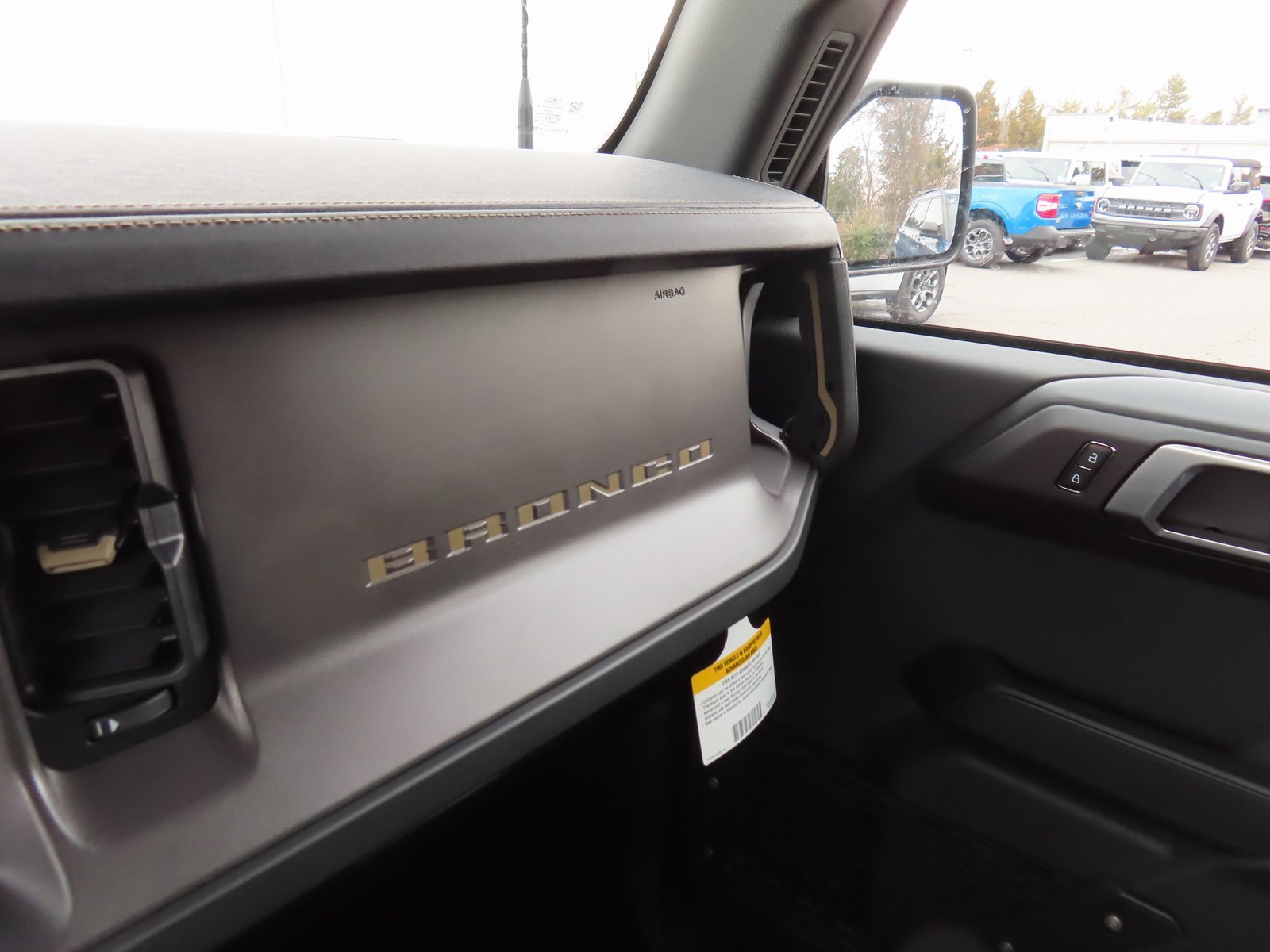 New 2025 Ford Bronco Badlands w/ Sasquatch Package image 12