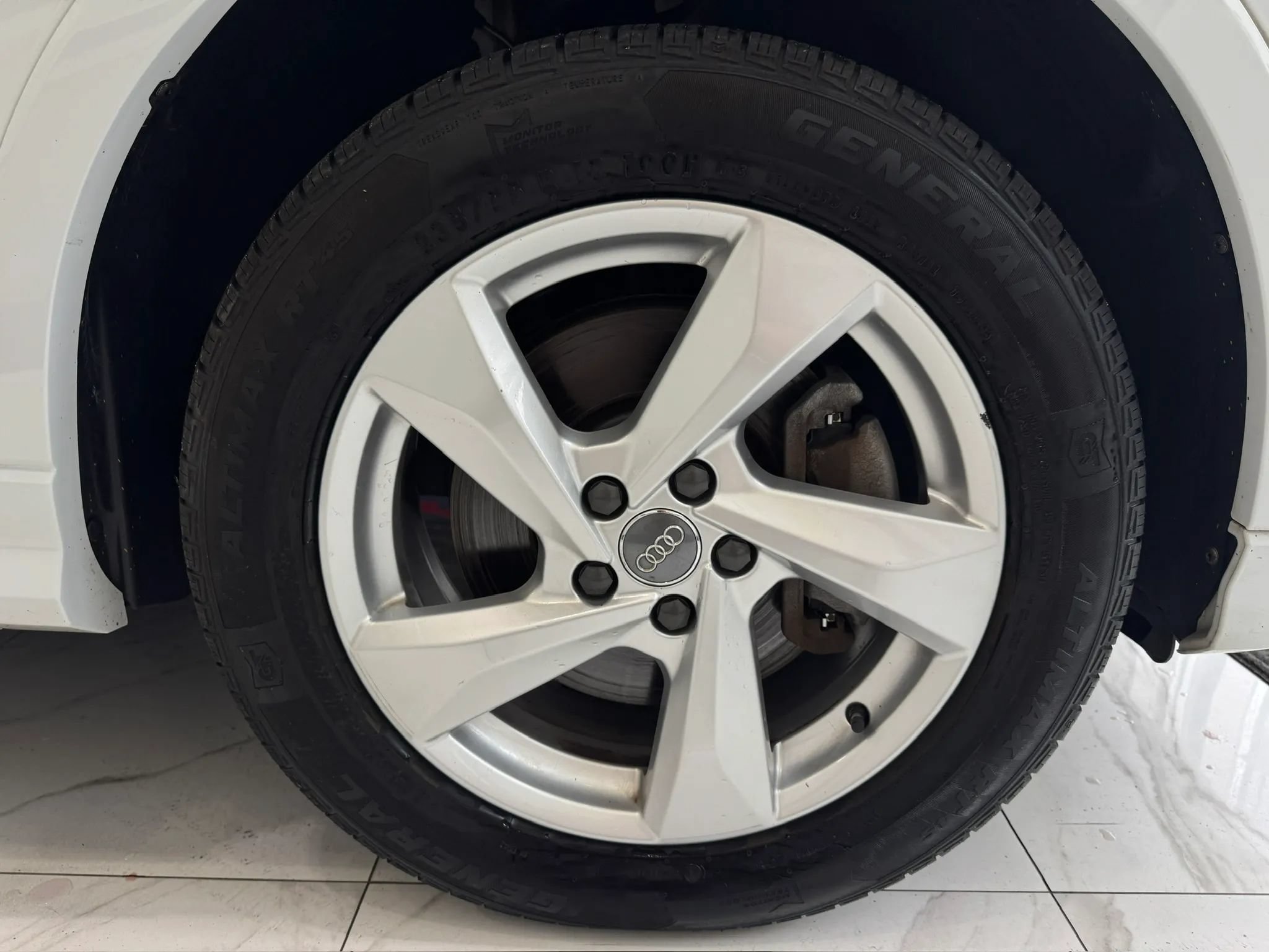 Used 2019 Audi Q3 2.0T Premium w/ Convenience Package AWD/4WD image 11