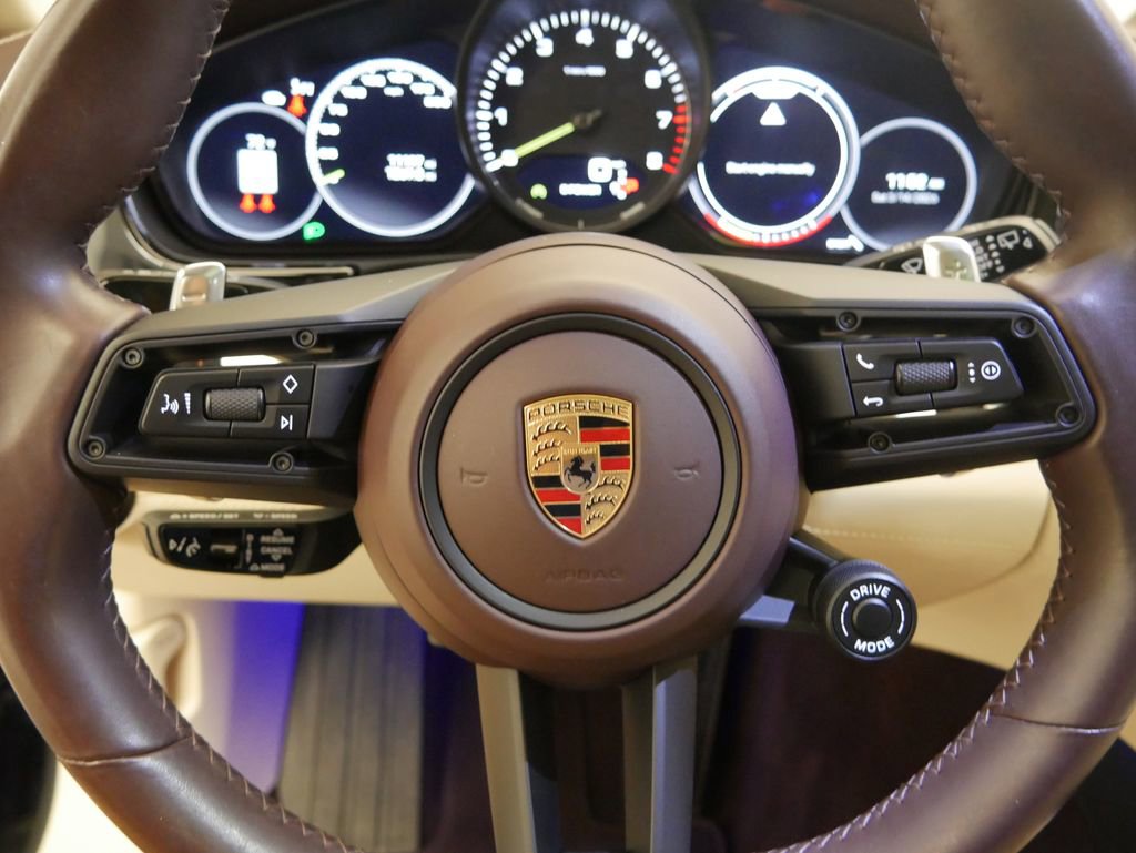 Certified 2023 Porsche Panamera 4S image 38