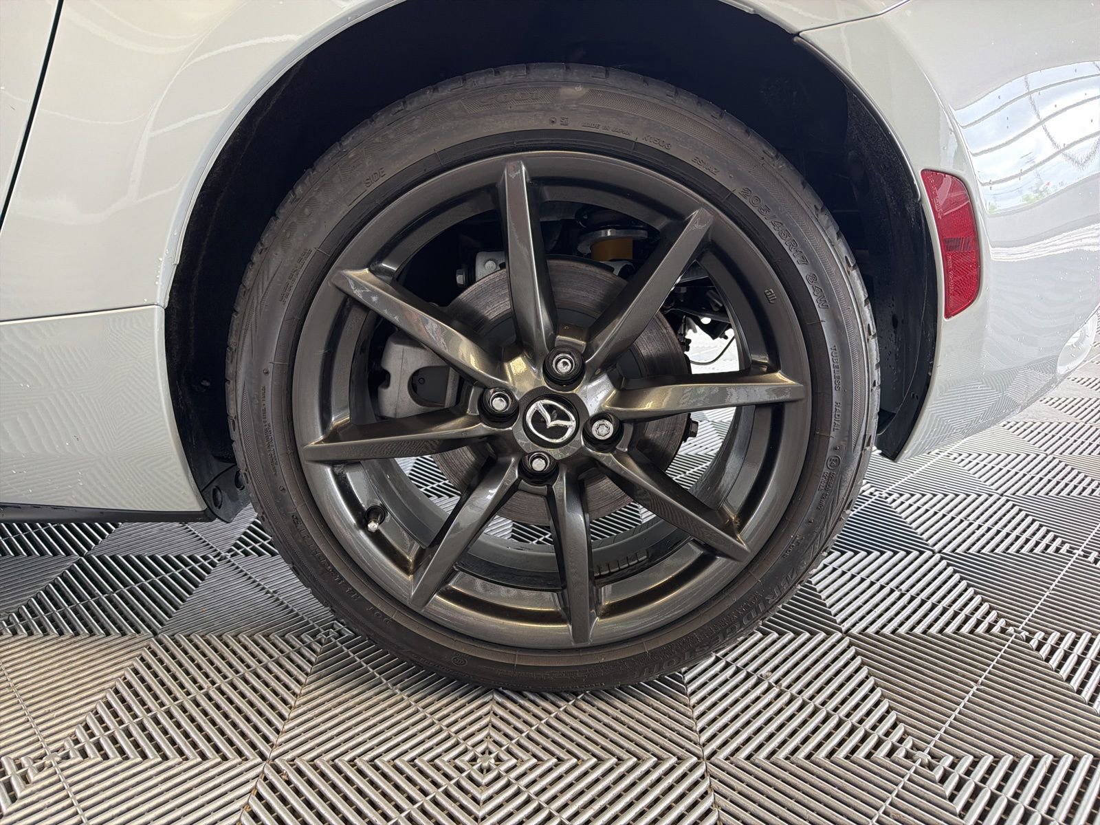 Used 2016 MAZDA MX-5 Miata Club RWD image 9
