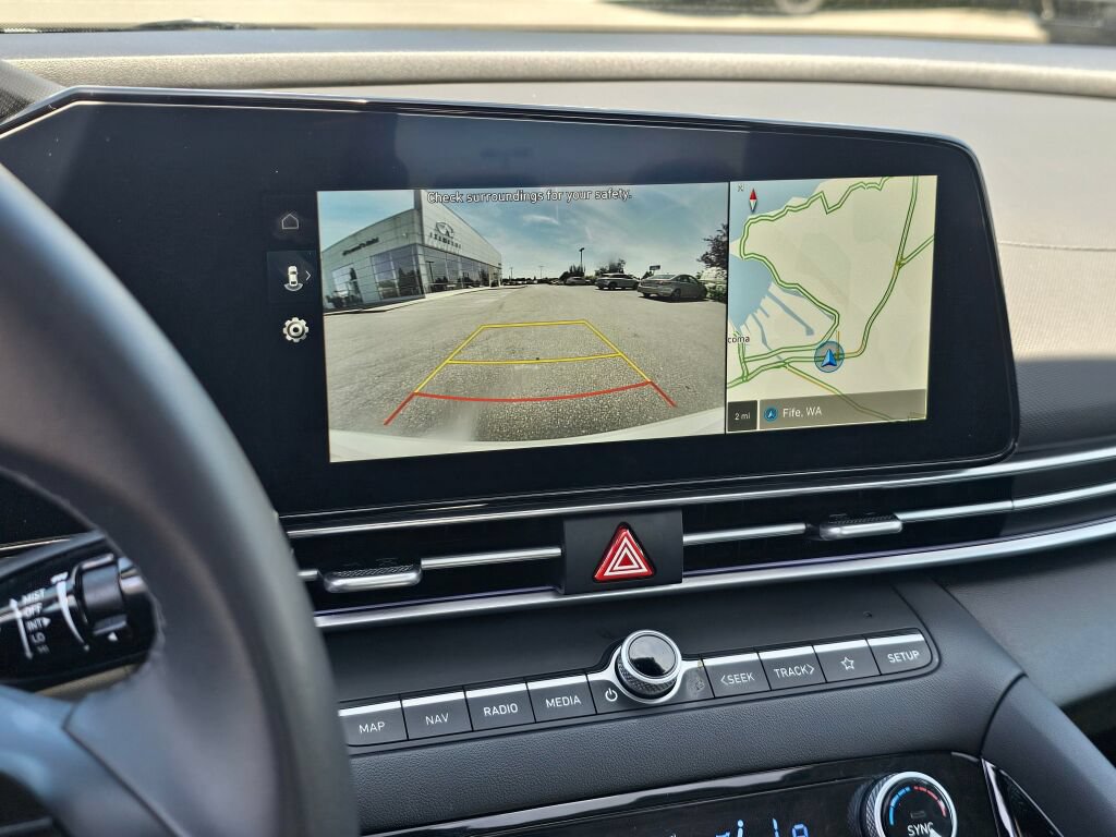 Used 2025 Hyundai Elantra Limited FWD image 36