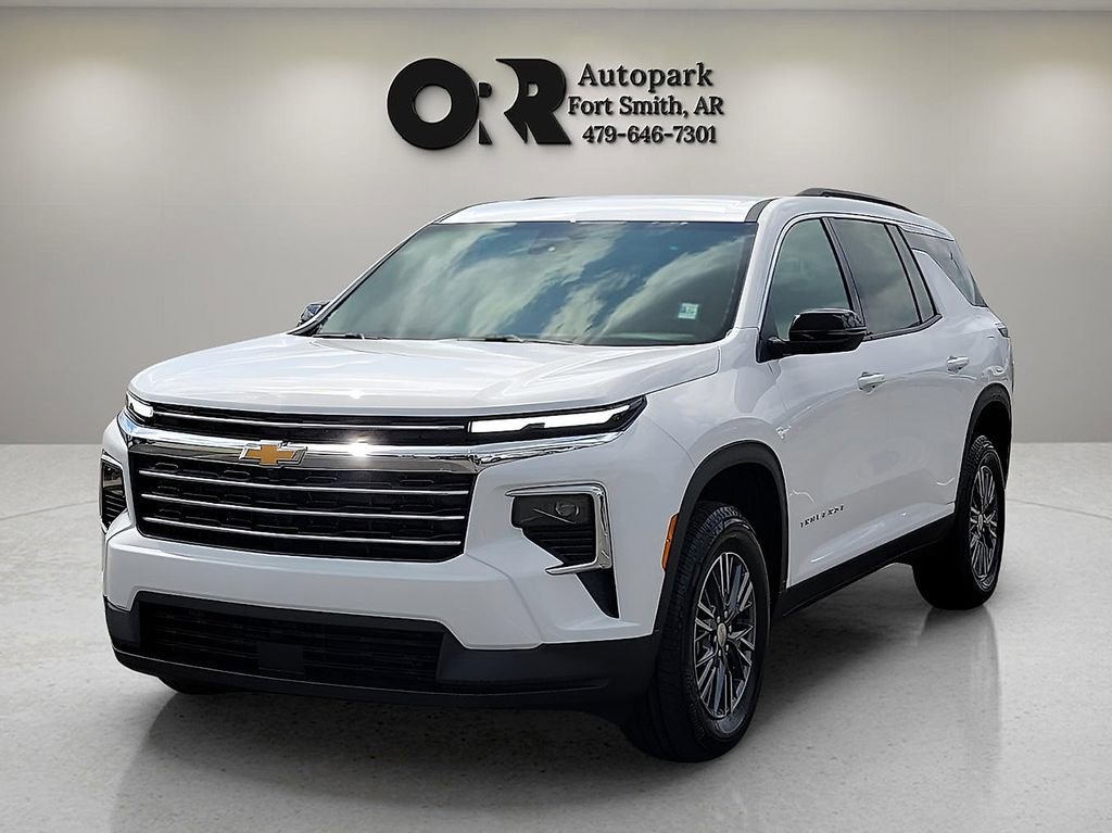 New 2026 Chevrolet Traverse LT FWD image 2