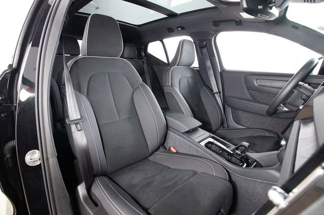 Certified 2024 Volvo XC40 Recharge Plus w/ Protection Package Premier AWD/4WD image 17