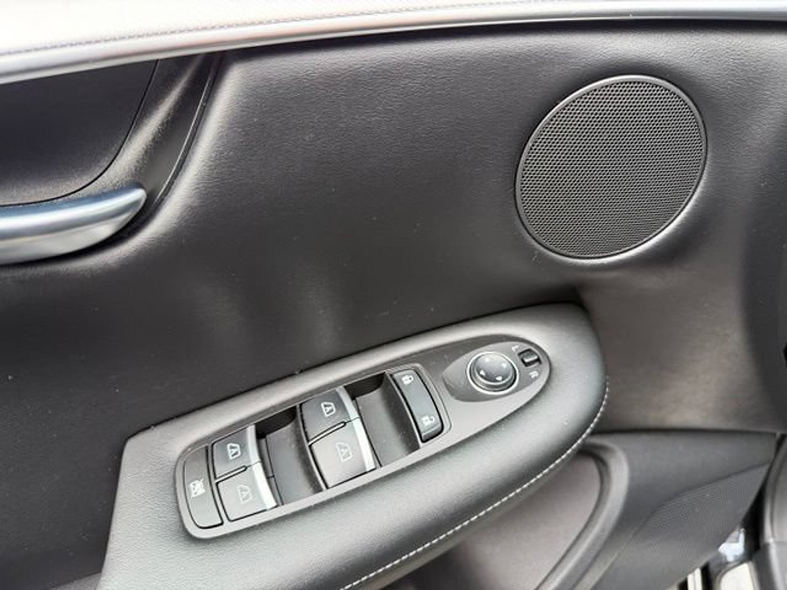 Used 2020 INFINITI QX50 Essential w/ Edition 30 Package AWD/4WD image 11