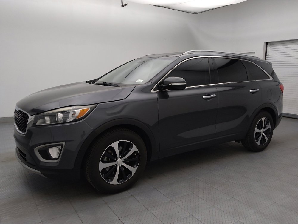 Used 2018 Kia Sorento EX image 2