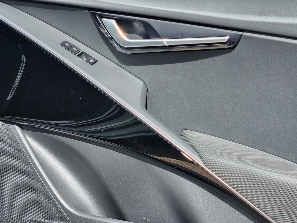 New 2025 Kia Niro EX image 15