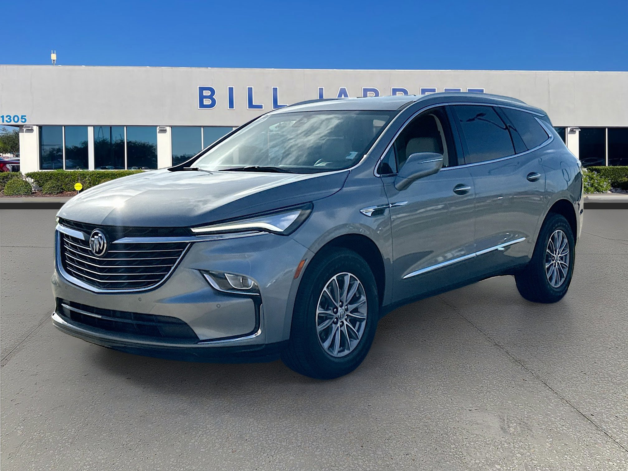 Used 2024 Buick Enclave Essence FWD image 3