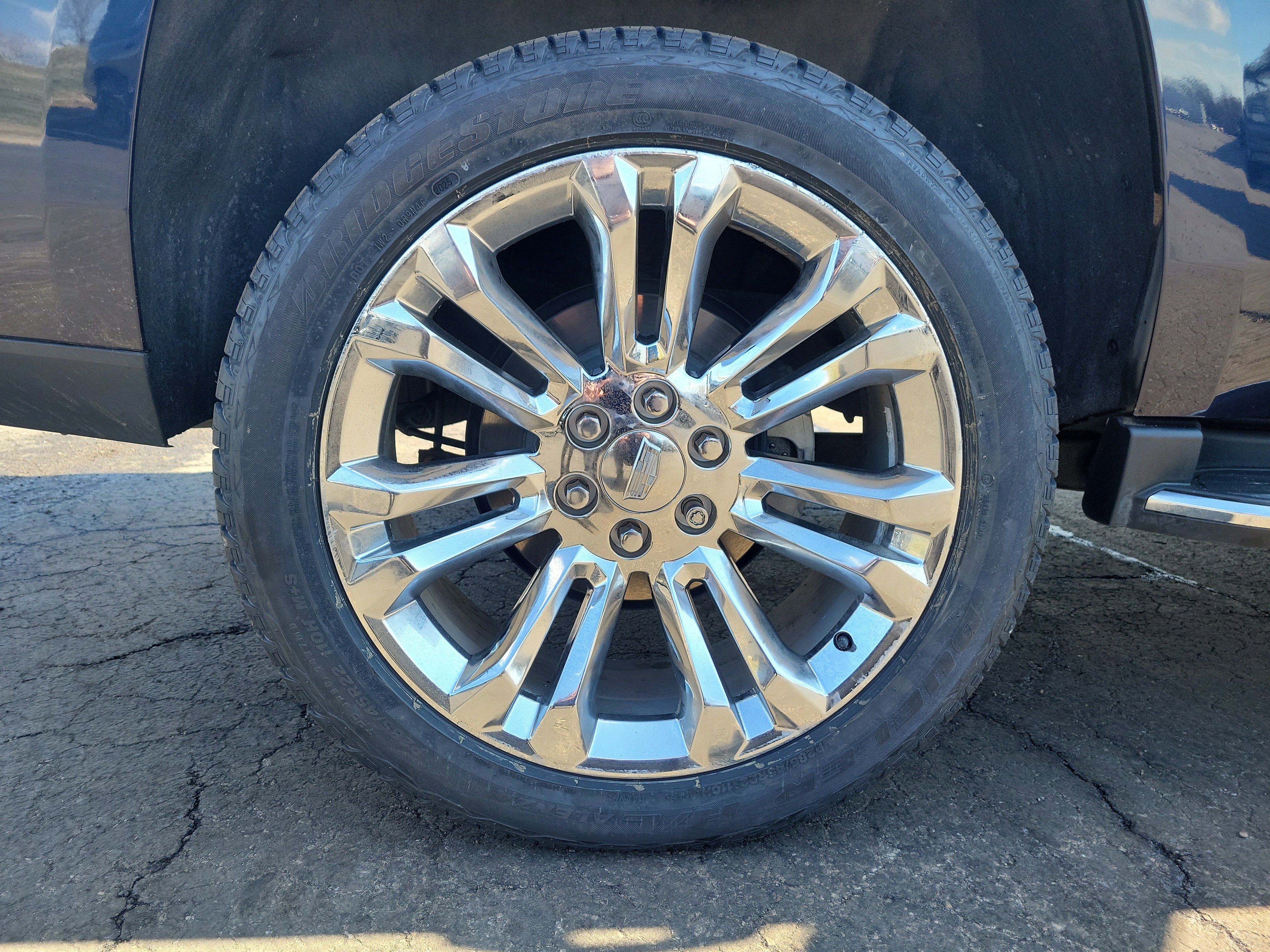 Used 2020 Cadillac Escalade Luxury w/ LPO, Radiant Package image 10