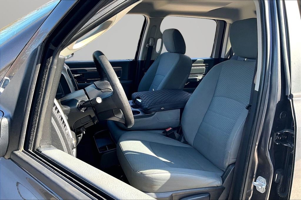 Used 2017 RAM 1500 Classic SLT AWD/4WD image 18